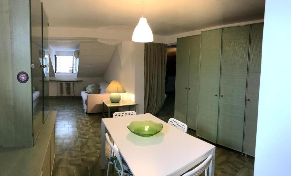 Appartamento La Mansarda Lecco Exterior photo